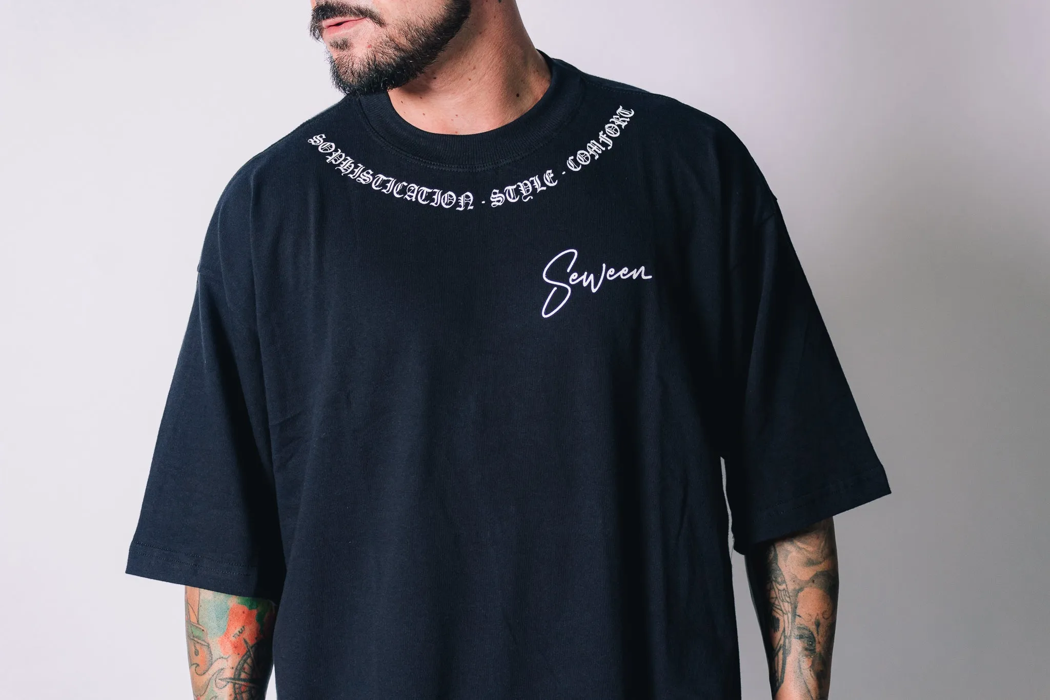 Camiseta Oversized Assinatura