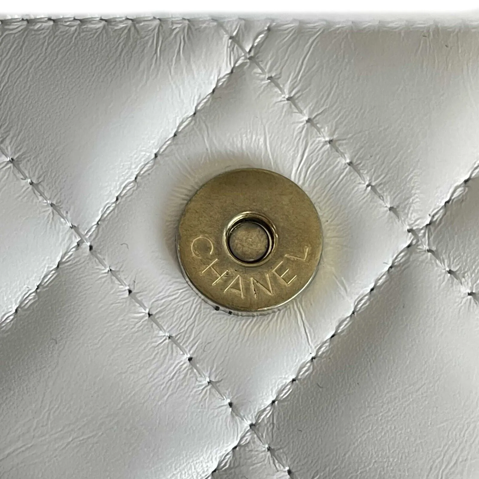 CHANEL - Small Quilted White Lambskin CC ‘CHANEL’ Top Handle / Crossbody