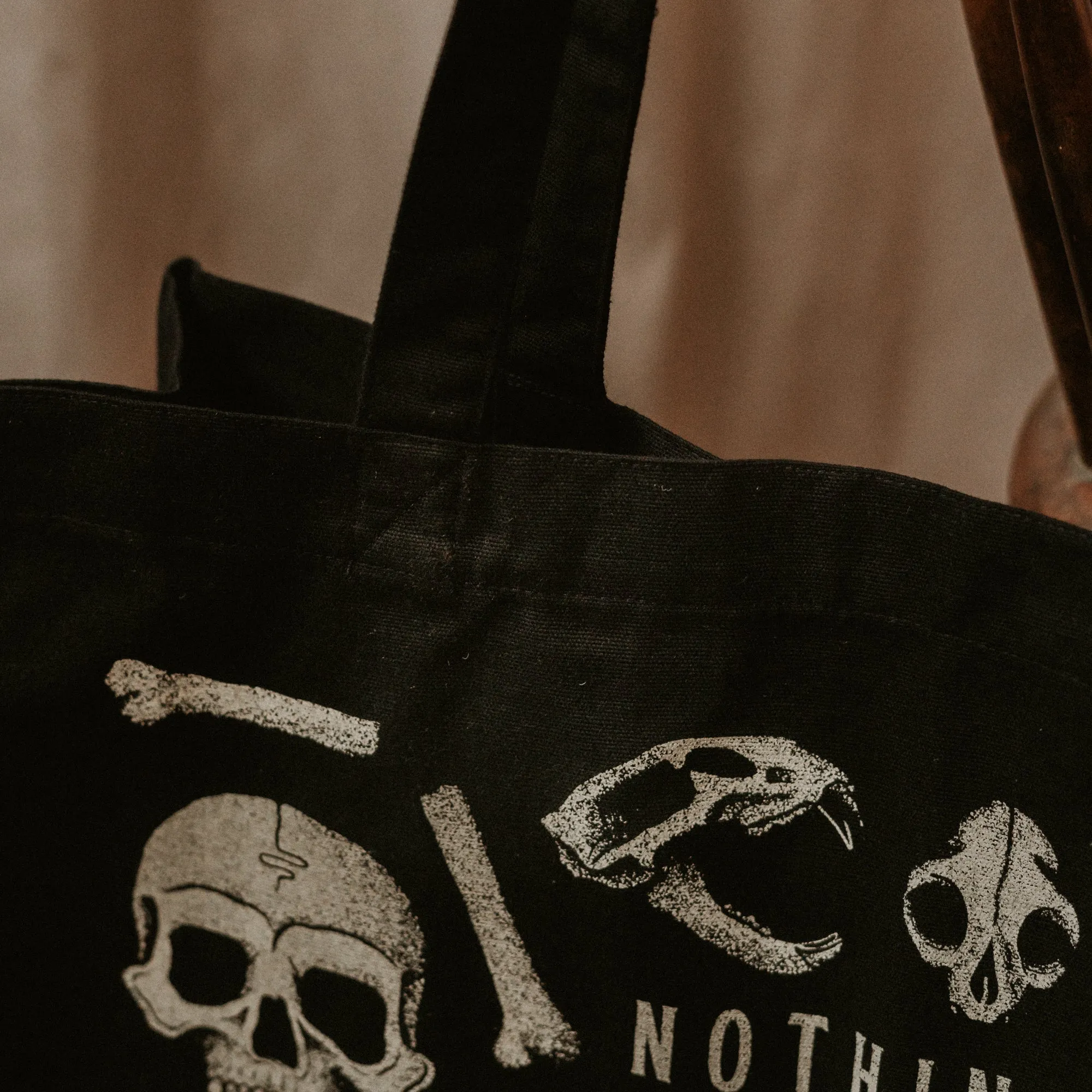 NOTHING LASTS FOREVER - SHOPPER