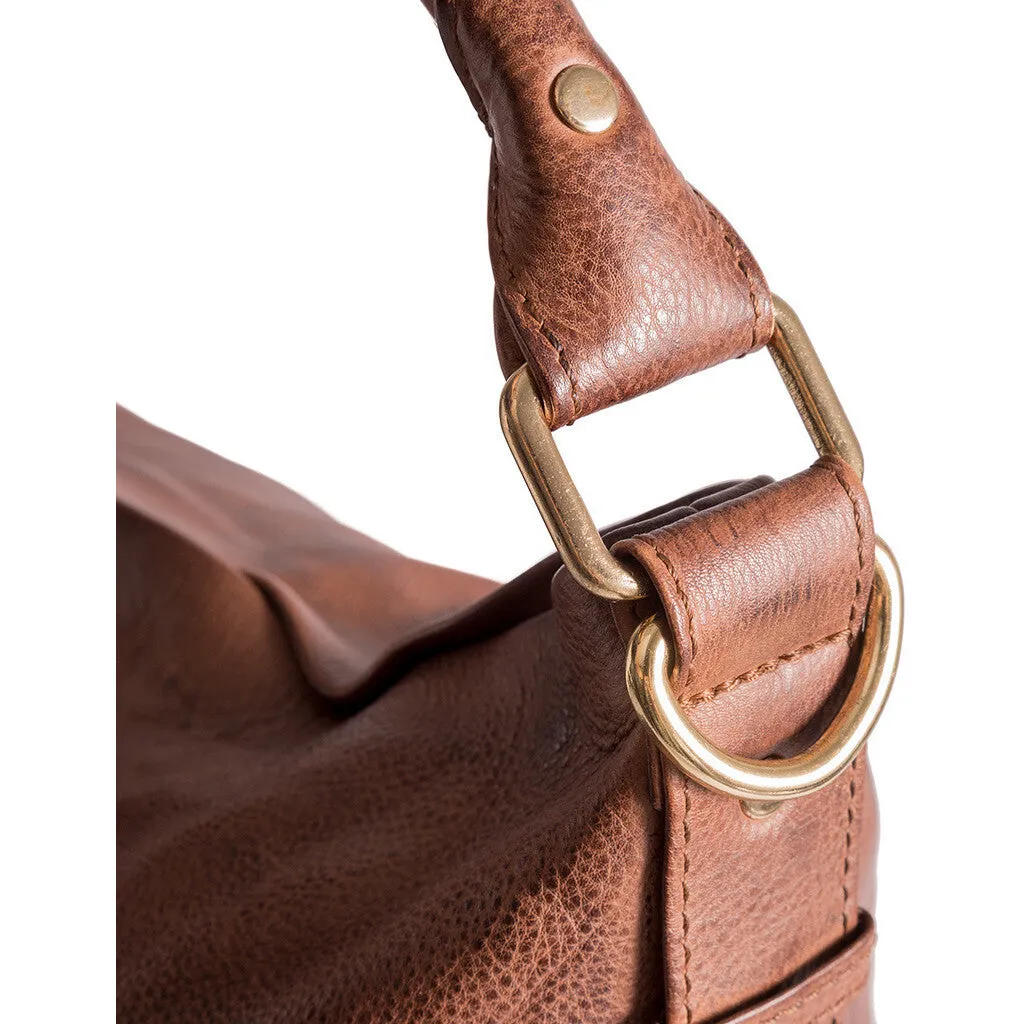 Spacious shoulder bag in nice leather quality / 15824 - Brandy