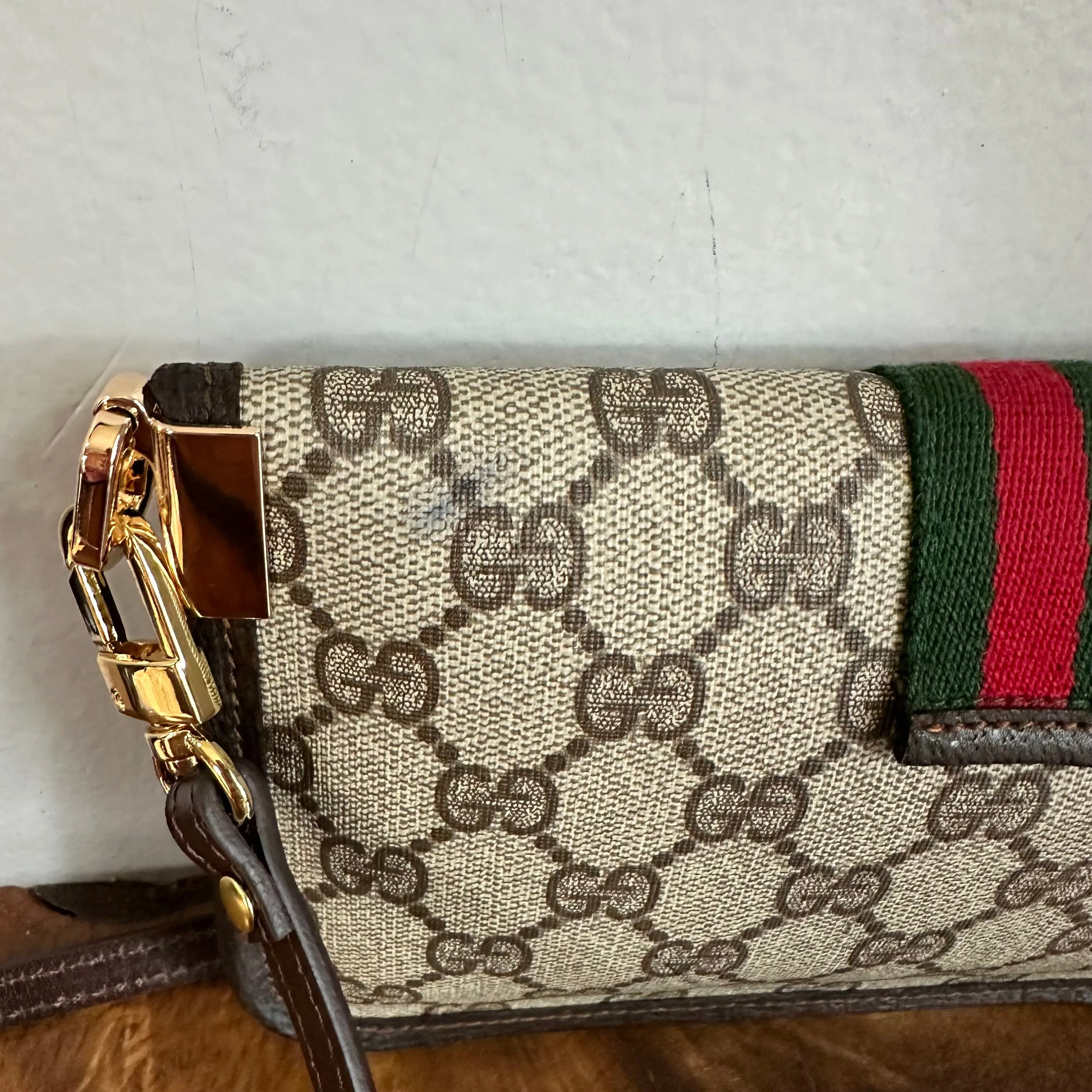 The Junco - Vintage Gucci (GG) Crossbody