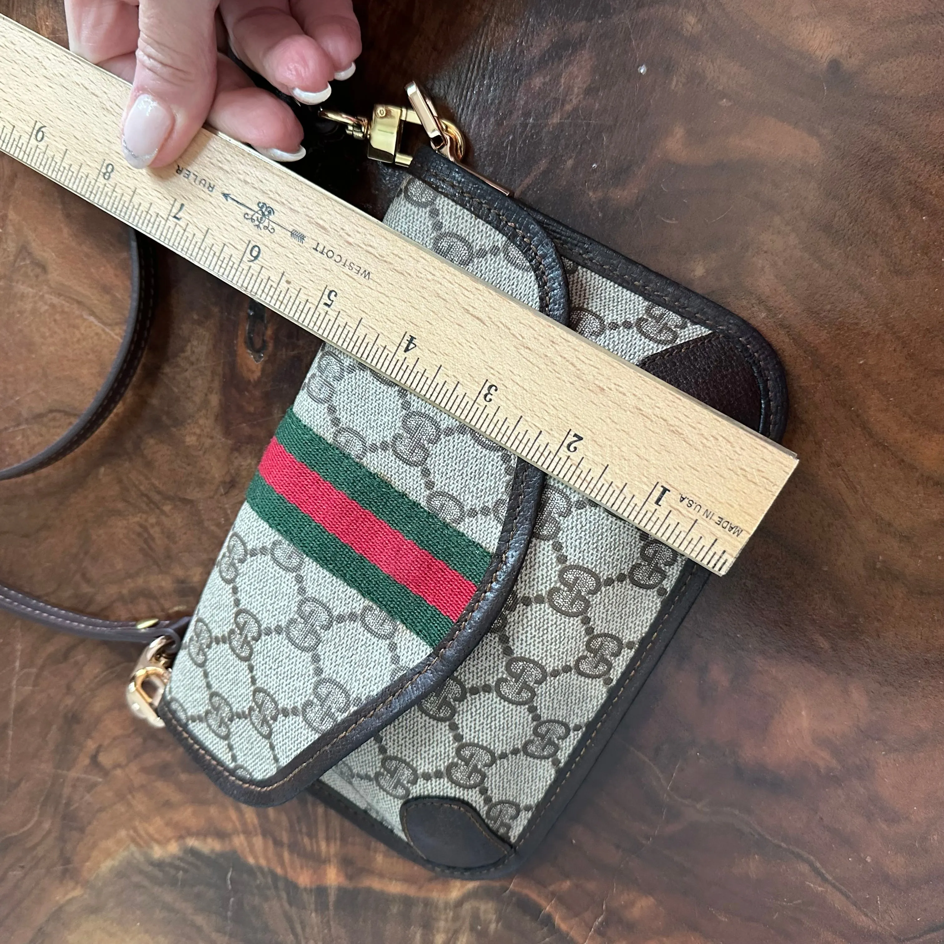 The Junco - Vintage Gucci (GG) Crossbody